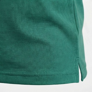 เสื้อโปโลผู้ชายสั่งทำขายส่ง พร้อมโลโก้พิมพ์ลาย ดีไซน์ใหม่ สีพื้น ผ้าถัก ผลิตในปากีสถาน - Product Image 5