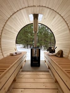 Sauna en bois rond avec fenêtres circulaires, cabine <span class=keywords><strong>de</strong></span> sauna extérieure en cèdre pour 4 à 6 personnes avec toit en bardeaux d'asphalte et <span class=keywords><strong>porte</strong></span> en verre - Product Image 6