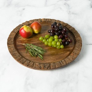Bandeja Redonda de Madera para Servir con Diseño Rústico Artesanal para Mesa de Comedor, Ideal para Pan, Papas Fritas y Palomitas, de Madera de Nogal - Product Image 1
