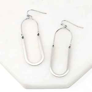 ต่างหูเรซิ่นรูปวงรีสีทอง งานแฮนด์เมด สไตล์มินิมอล เครื่องประดับห้อยระย้า ทันสมัย น้ำหนักเบา ต่างหูแฟชั่น งานฝีมือเรซิ่น - Product Image 3