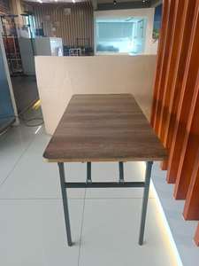 Table à manger pliable en bois avec structure métallique, design rectangulaire moderne pour la maison, le café, le restaurant KTS-230512-15 - Product Image 2