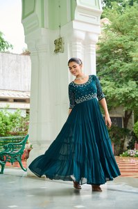 Vestido de Algodón Moderno y Popular con Dupatta para Ceremonias, Eventos Corporativos, Bodas y Regalos, Disponible para la Venta - Product Image 5