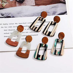 Boucles d'oreilles en résine faites à la main de haute qualité, aux couleurs terreuses organiques pour un look inspiré de la nature, au prix le plus bas par HF CRAFTS - Product Image 2