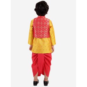 ชุดเสื้อผ้าเด็กผู้ชายแขนยาวสีแดง-ชุดคุรตะโพลีเอสเตอร์พิมพ์ลายทั้งตัวพร้อมแจ็คเก็ตและกางเกงโดติ - Product Image 3
