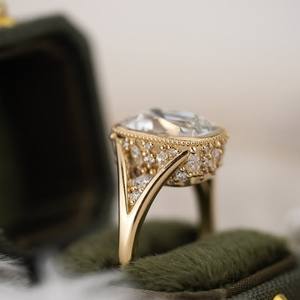 Bague de fiançailles vintage en diamant de laboratoire taille coussin, or 14K 18K, sertie halo et clos, bijoux de mariage, vente en gros OEM ODM, nouveauté ! ! - Product Image 4