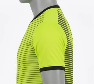 TS2184 Vente en gros de t-shirts pour hommes 100% coton 170gsm, t-shirts unis vierges, logo imprimé personnalisé de haute qualité, t-shirts noirs - Product Image 2