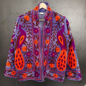 Veste matelassée en laine tricotée brodée Suzani lavande, motifs paon cousus main, pour femme – Collection 2026 à succès - Product Image 1