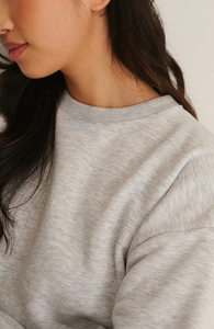 Sweat-shirt surdimensionné gris chiné premium pour femme, style streetwear, col rond, personnalisable, vente en gros, marque privée - Product Image 2