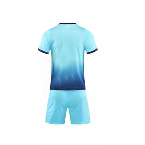 เสื้อฟุตบอลคุณภาพสูงน้ำหนักเบาแบบขายส่ง ออกแบบใหม่ แขนสั้น สำหรับผู้ชาย รับสั่งทำสำหรับทีมผู้ใหญ่ - Product Image 3