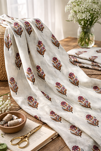 Tela de Algodón Floral Estampada a Mano Personalizada, 100% Algodón, Textil Sostenible, Tela Tradicional India con Estampado en Bloque, para Niñas y Niños de los Años 60 - Product Image 3