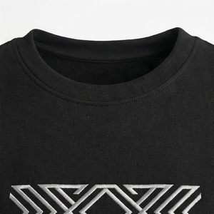 Ensemble décontracté pour femmes, 2 pièces, t-shirt à manches courtes à imprimé géométrique noir et short au-dessus du genou, vêtements décontractés printemps été, coton tricoté - Product Image 4