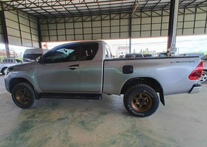 Subastas de <span class=keywords><strong>Camionetas</strong></span> <span class=keywords><strong>Toyota</strong></span> Hilux <span class=keywords><strong>Usadas</strong></span> 2024 2025, Cabina Simple, 4x4, con Asientos, Volante a la Derecha/Izquierda, con Bajo Kilometraje - Product Image 3