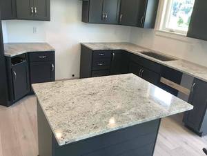 Encimera de Cocina de Granito Blanco Colonial, Superficie de Trabajo con Aspecto de Mármol para Renovación de Cocinas Modernas - Product Image 1