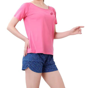 Conjunto de camiseta y pantalones cortos de verano para mujer, servicio OEM, 100% algodón, conjunto de camiseta y pantalones cortos para mujer - Product Image 1
