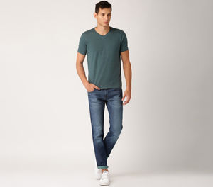 เสื้อยืดเปล่าแบบเรียบ 100% ผ้าฝ้าย แฟชั่นคอวี สำหรับผู้ชาย ระบายอากาศ แห้งเร็ว ราคาขายส่ง พร้อมรับผลิตแบบ OEM - Product Image 4