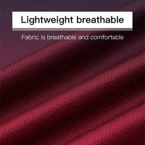 Tenue de football professionnelle personnalisable : Maillot et short respirants, protection UV, évacuation de l'humidité – Kit d'été pour équipe - Product Image 6
