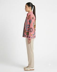 Veste Suzani en velours rose brodée et patchwork, col mandarin à points ouverts, entièrement imperméable et respirante en coton, pour l'hiver et l'été - Product Image 3