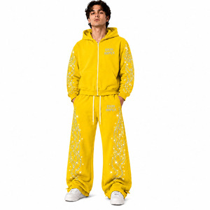 Conjunto Deportivo Premium para Hombre con Cristales Amarillos y Pedrería Brillante, Sudadera con Cremallera Completa y Pantalones Jogger de Pierna Ancha, Logotipo Personalizado, Ropa Urbana - Product Image 1