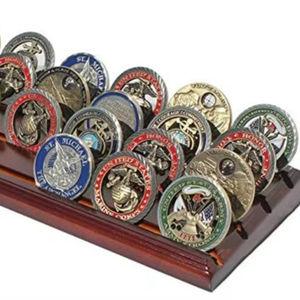 Exhibidor de Monedas Challenge, Soporte para Monedas, Exhibidor de Monedas de Madera para Escritorio o Pared, para Coleccionistas - Product Image 1