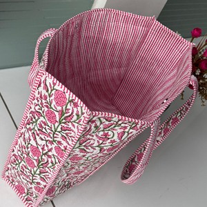 Sac fourre-tout en coton pour femme avec ouverture supérieure, design épuré et intemporel, idéal pour un usage quotidien et les voyages, parfait pour les trajets matinaux et les sorties du soir - Product Image 5