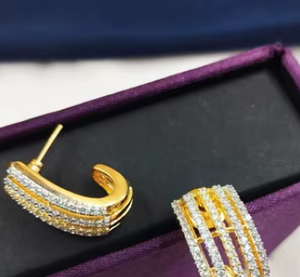 ต่างหูประดับเพชรสีเงินทองเงางามสง่างามเครื่องประดับทองเหลืองแฟชั่นสำหรับผู้หญิงสำหรับงานปาร์ตี้ของขวัญที่สมบูรณ์แบบ - Product Image 2