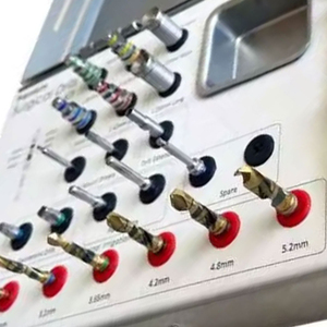 ชุดเครื่องมือผ่าตัดสำหรับการปลูกถ่ายรากฟันเทียม สำหรับการดำเนินการปลูกถ่ายแบบมืออาชีพ อุปกรณ์ทันตกรรมระดับพรีเมียม - Product Image 5