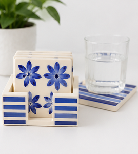 Ensemble de sous-verres en résine bleu et blanc, style côtier, faits à la main, modernes, écologiques, imperméables, à motif géométrique carré, avec support - Product Image 1