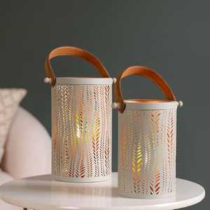 Lanterne à bougie en métal moderne de luxe avec poignée, lanterne décorative pour la décoration de la maison, du salon - Product Image 1