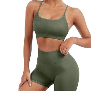 Conjunto de Yoga Verde Oliva de 2 Piezas, Top Corto Halter Sin Costuras y Pantalones Cortos de Cintura Alta, Ropa Deportiva Transpirable de Spandex/Nailon - Product Image 4