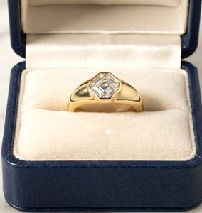 แหวนเพชรทรง Asscher เพาะเลี้ยงในห้องปฏิบัติการ ดีไซน์หรูหรา ทองคำแท้ 10K 14K 18K สีทองคำขาว ความใส DEF ระดับ VS VVS ฝังแบบ Bezel แหวนหมั้นสุดหรู - Product Image 6