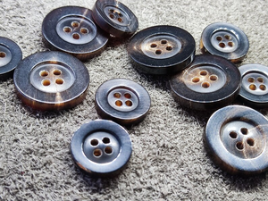 Botones de Cuerno de Búfalo NATURAL CRAFTS de 4 Agujeros, Diseño Exclusivo, Hechos a Mano, Imitación Antigua, Duraderos para Ropa, Camisas y Prendas - ¡Gran Oferta! - Product Image 2