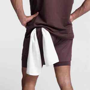 Shorts de sport pour hommes à double couche avec logo frontal, 100% polyester, séchage rapide, respirant, anti-transpiration, pour la course et le basketball - Product Image 3