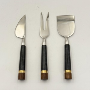 Fabricante de Primera Calidad de Juego de Cuchillos para Queso con Mango de Resina Negra, Cuchillo para Queso de Calidad Superior para Cortar Queso - Product Image 1