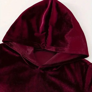 Survêtement en polaire pour femme, conçu pour une chaleur douillette et un confort quotidien, avec un tissu doux, une coupe décontractée et un look élégant, parfait. - Product Image 4