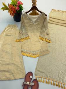 Ensemble prêt-à-porter entièrement cousu avec haut en tissu effet miroir et dentelle, pantalon palazzo et dupatta. - Product Image 6