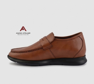 Mocassins pour hommes en cuir véritable marron, à talon compensé dissimulé, bout rond, à enfiler, avec semelle intermédiaire EVA amortie et semelle extérieure en caoutchouc, pour une confort toute la journée - Product Image 3
