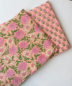 Tela de algodón estampada a mano de Jaipur, suave, premium, ligera, lista para exportación a granel, proveedor mayorista. - Product Image 2