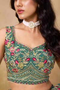 Lehenga Choli vert émeraude brodé avec imprimé floral et dupatta en organza pour les demoiselles d'honneur - Product Image 5