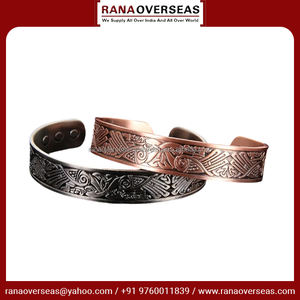 Brazalete curativo ajustable de diseño en relieve clásico de alta calidad con imanes ultrarresistentes para mujeres y hombres a un precio asequible - Product Image 3