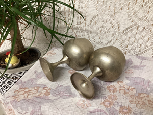 Ensemble de gobelets à vin vintage en métal, faits à la main, style antique, pour la maison, le bar, les dîners et les cadeaux - Product Image 2