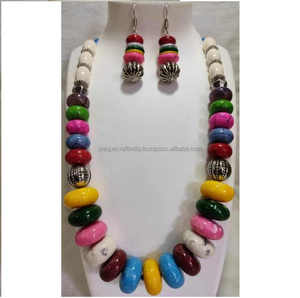 2024 UCI Super qualité résine perle chaînes collier meilleure vente Style religieux bijoux en bois pour les femmes tenue de fête de mariage - Product Image 4