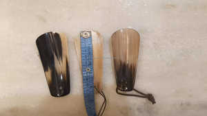 Agate polie Buffle Plat Chausse-pied 12 cm de Long Naturel Petit Ox Style Animal Artisanat Artisanal - Product Image 3