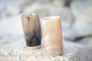 Corne à boire viking 100 % naturelle sur mesure, tasse à bière artisanale, écologique, avec emballage personnalisé, accessoire idéal pour les fêtes - Product Image 6