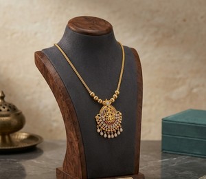 Collar con Colgante de la Diosa Lakshmi en Cobre y Oro Divyoro, Chapado en Oro de 24K, Joyería Religiosa, Regalo de Boda para Mujer, Ajustable - Product Image 2