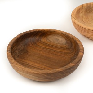 Tazón Redondo para Ensalada de Madera de Nogal Marrón Hecho a Mano - Diseño Moderno de Mediados de Siglo 30x30x6 cm, Vajilla Artesanal de Aqudus Saleem al por Mayor - Product Image 4