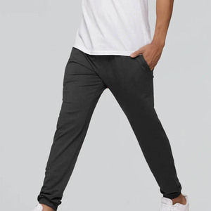 Sweatpants pour hommes avec logo personnalisé à faible MOQ, taille élastique avec cordon de serrage, joggers décontractés pour hommes en gros avec poches latérales à prix bas - Product Image 3