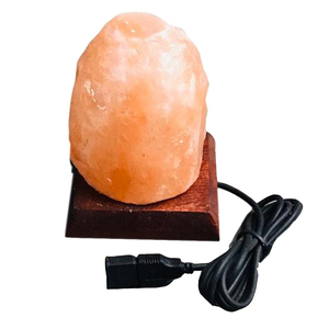 โคมไฟเกลือหิมาลัยแกะสลักด้วยมือจากหินธรรมชาติ พร้อมฐานไม้ พอร์ต USB ขนาดเล็ก เป็นมิตรกับสิ่งแวดล้อม คุณภาพพรีเมียม สำหรับส่งออก ใช้ตกแต่งตามหลักฮวงจุ้ย เป็นไฟกลางคืน - Product Image 2
