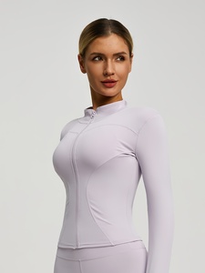 Veste de sport zippée pour femme grande taille, élastique, confortable, séchage rapide, respirante, couleur unie, pour yoga, fitness, gym, avec manches ajustées à fermeture éclair sur le devant - Product Image 4