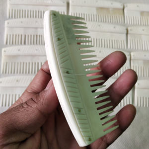Peine para Barba Vikingo Hecho a Mano con Hueso de Búfalo, Peine Natural para el Cuidado de la Barba para Hombres al Mejor Precio - Product Image 2