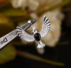 Pendentif Oiseau Tendance en Argent Sterling 925 Plaqué Rhodium avec Onyx Noir et Accents de Zircon Cubique Pavé en Poire 6x8mm – Cadeau Raffiné - Product Image 4